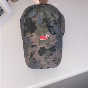 Women’s vineyard vines camo hat
